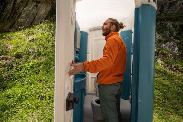 Best Porta potty rental near me  in Saranac, MI